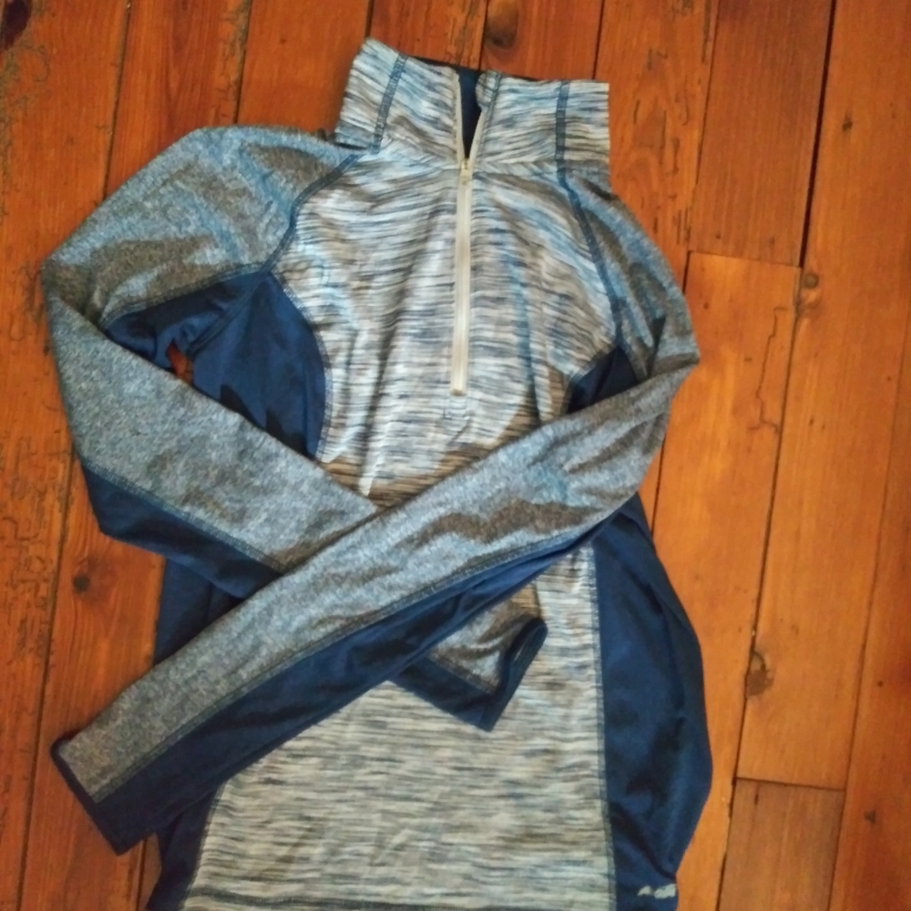 Workout pullover top - Picture 2 of 4